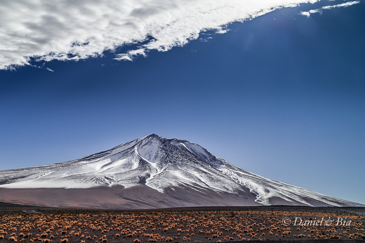 Cerro Aucanquilcha (6.180m), Paso Ascotán (4.000m), Chile, 19/08/2026. Foto Daniel e Bia.