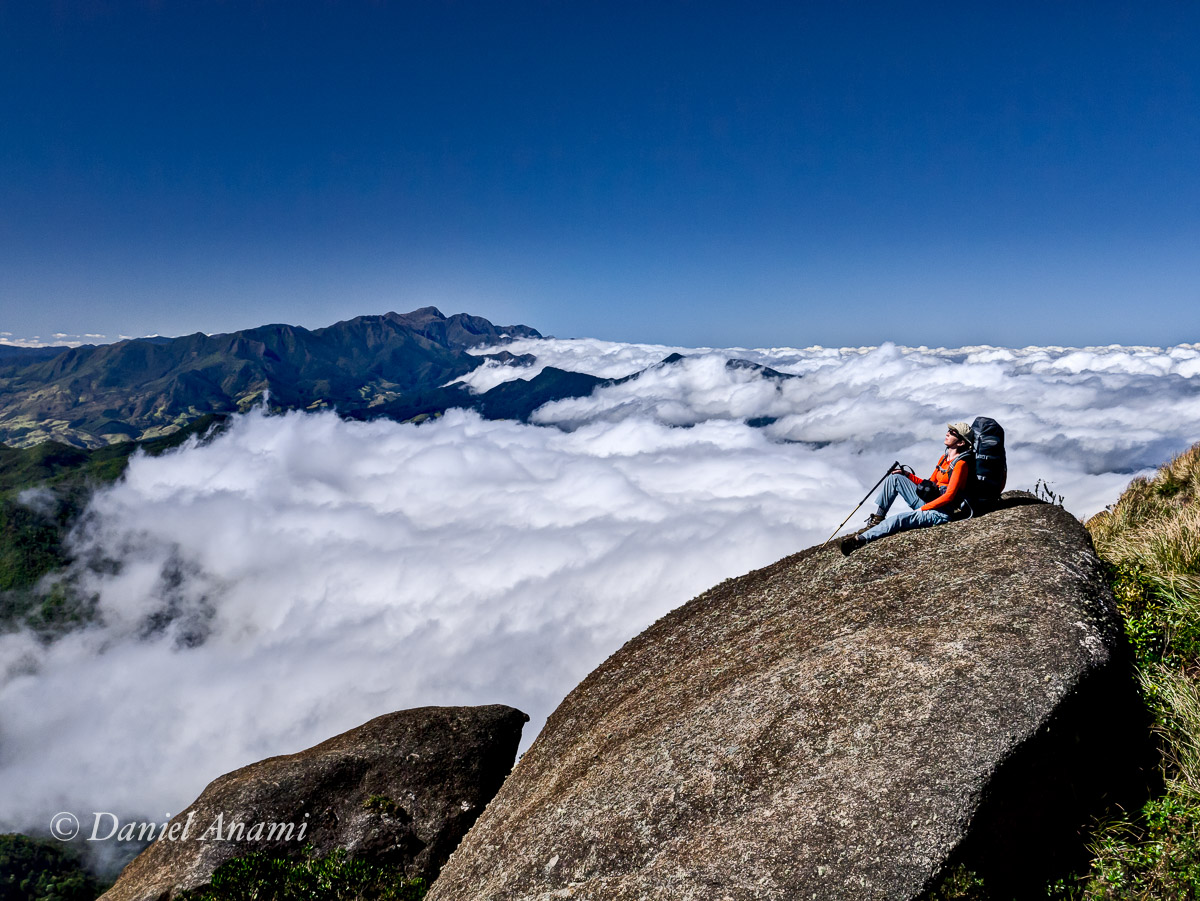 Banho de nuvem na base do Itaguaré, Cruzeiro, 27/07/13. Foto Daniel Anami.