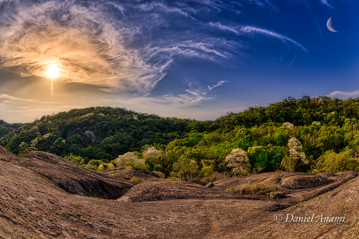Caça ao cometa na Serra do Lopo, Extrema, MG, 13/10/2024. Foto Daniel Anami.