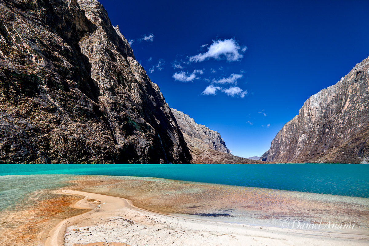 Tão perto, tão longe... Laguna Llanganuco, Cordillera Blanca, 17/08/13. Foto Daniel Anami.