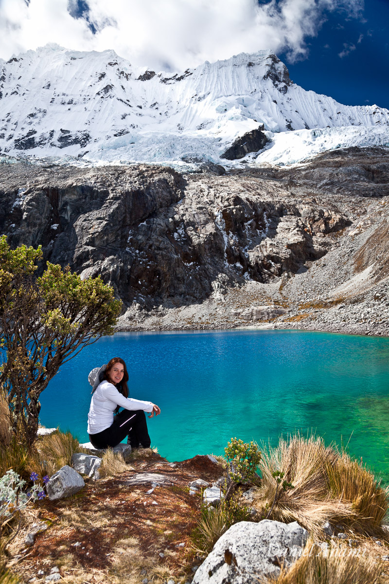 Aline sobrevive! Cordillera Blanca / Laguna 69 (4.600m) e Nevado Chacraraju (6.001m) 17/08/13. Foto Daniel Anami.