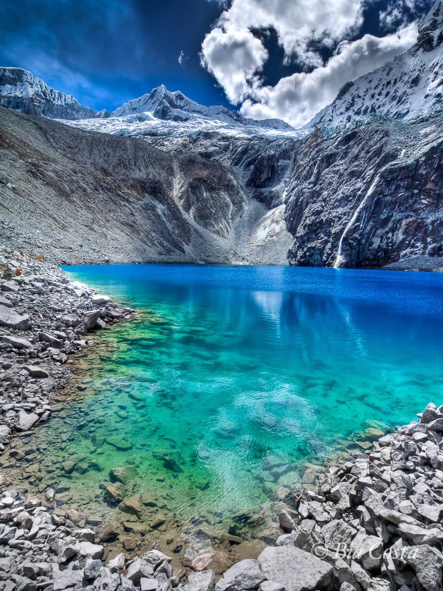 A transparência e o obstáculo na Laguna 69, Cordillera Blanca, 17/08/13. Foto Bia Costa.