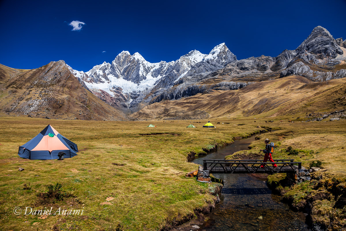 A ponte do rio do 2º acampamento: Janca (4.200m), 19/08/13. Foto Daniel Anami.