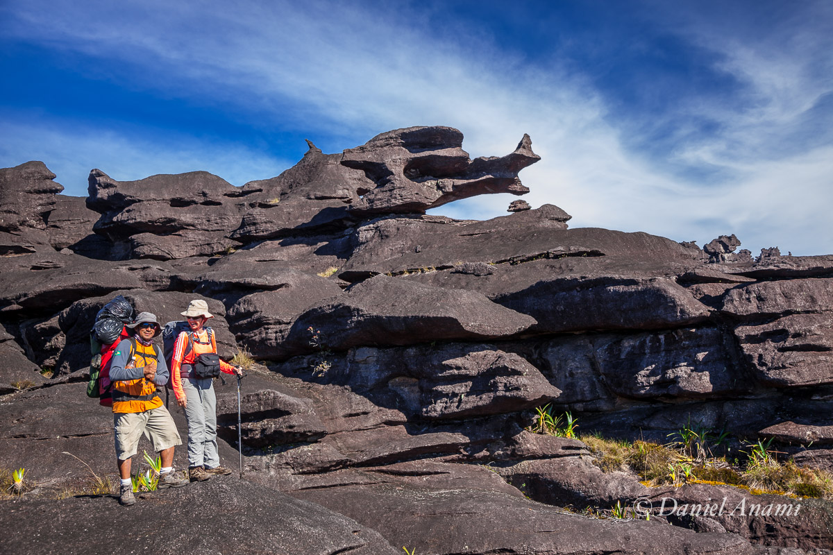 Juan e eu, ao fundo um grampeador-jacaré! 18/03/2016. Foto Daniel Anami.