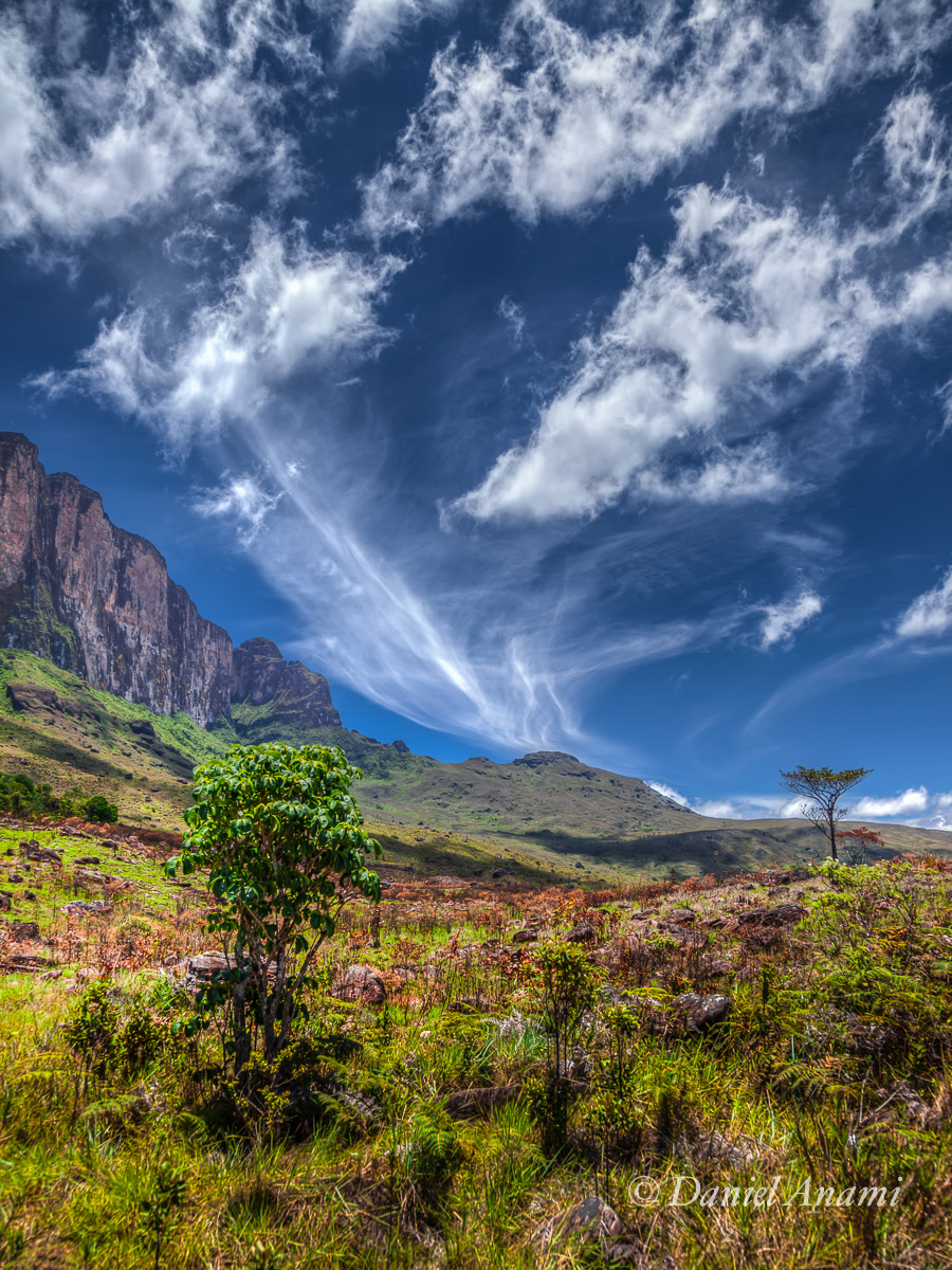 As nuvens disfarçam o calor. 20/03/2016. Foto Daniel Anami.