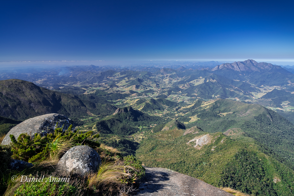 Cume do Pico Menor, Salinas, 12/08/2019. Foto Daniel Anami.