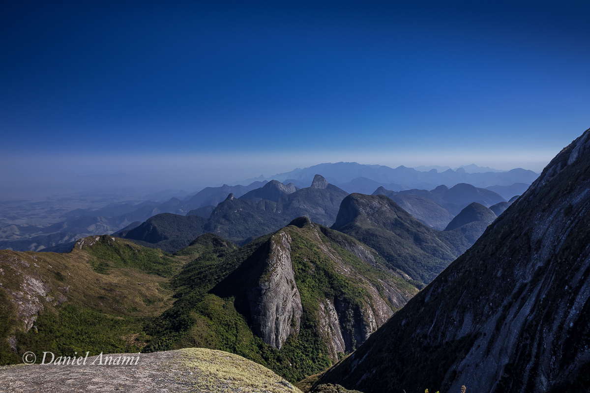 Cume do Pico Menor, Salinas, 12/08/2019. Foto Daniel Anami.